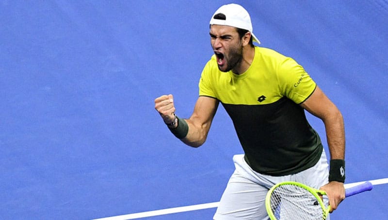 Masters 1000 Shanghai: Berrettini raggiunge Fognini agli ottavi. Vittoria al tie break per Tsitsipas e Zverev Masters 1000 Shanghai Matteo Berrettini