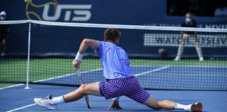 Ultimate Tennis Showdown: Berrettini batte Popyrin. Tensione tra Moutet e Tsitsipas Ultimate Tennis Showdown Corentin Moutet Tsitsipas